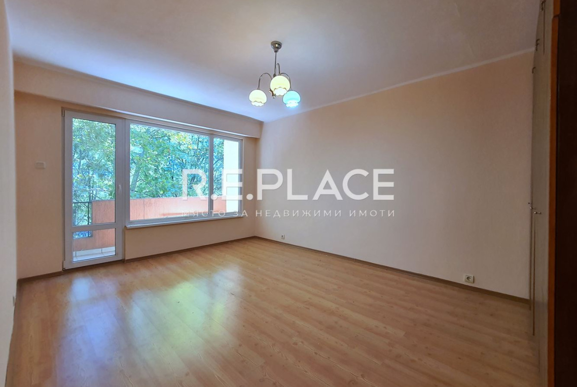 Продава южен апартамент с три стаи! Цветен квартал, гр. Варна