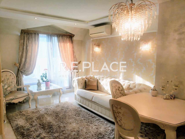 Продава двустаен апартамент във Фестивален комплекс, гр. Варна.