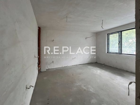 Продава тристаен апартамент в район Колхозен пазар, гр. Варна