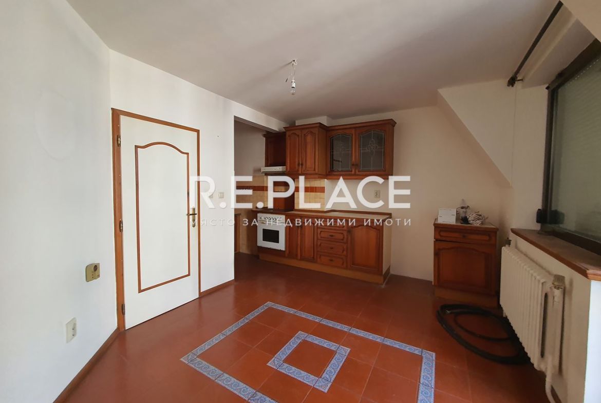 Продава мезонет район: Окръжна болница - Генерали, град Варна