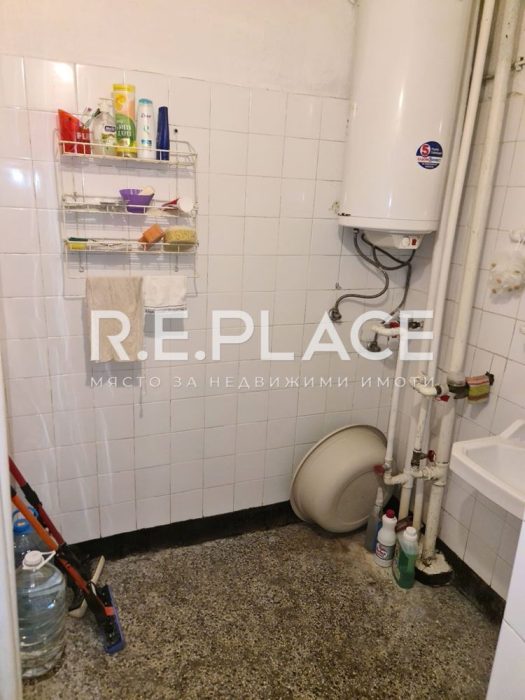 Продава тристаен апартамент в Младост, град Варна