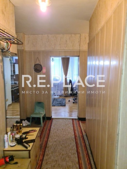 Продава тристаен апартамент в Младост, град Варна