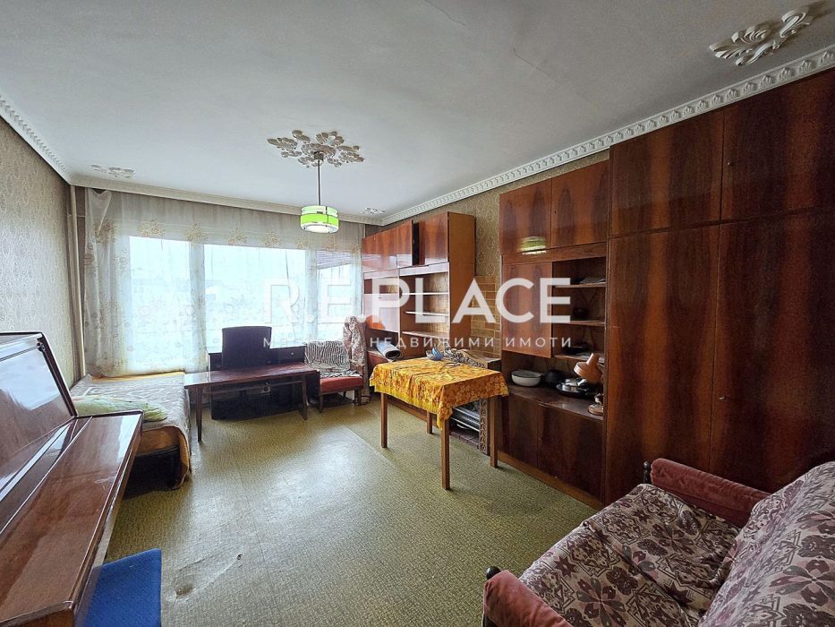 Апартамент с четири стаи за продажба в кв. Левски, гр. Варна