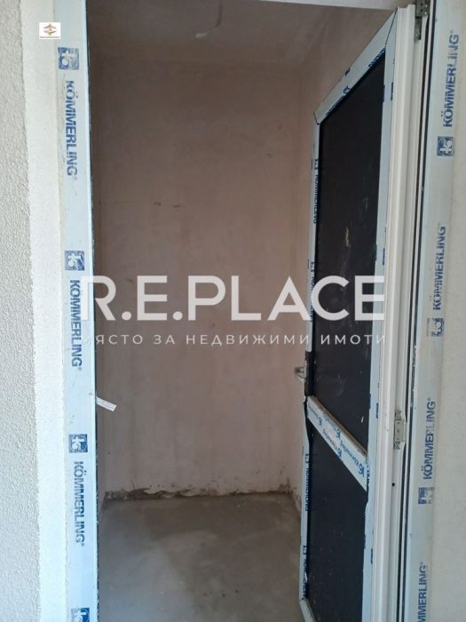 Продава тристаен апартамент Централна поща, гр. Варна