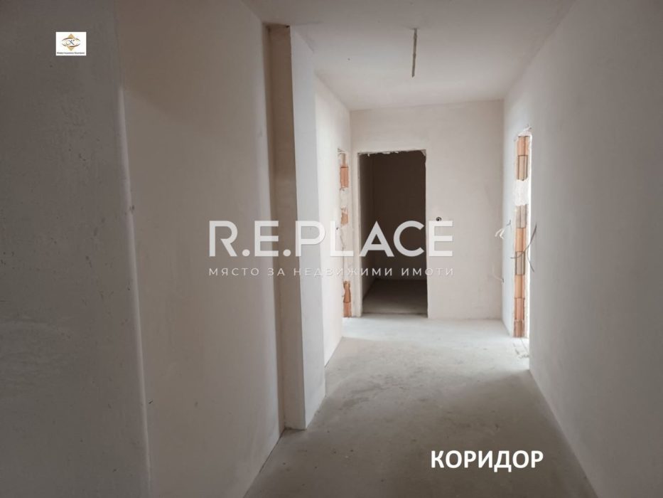 Продава тристаен апартамент Централна поща, гр. Варна