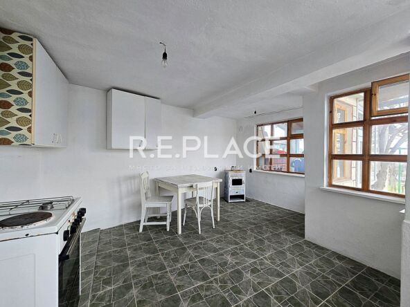 Етаж от къща под наем в м-ст Франга дере, Варна