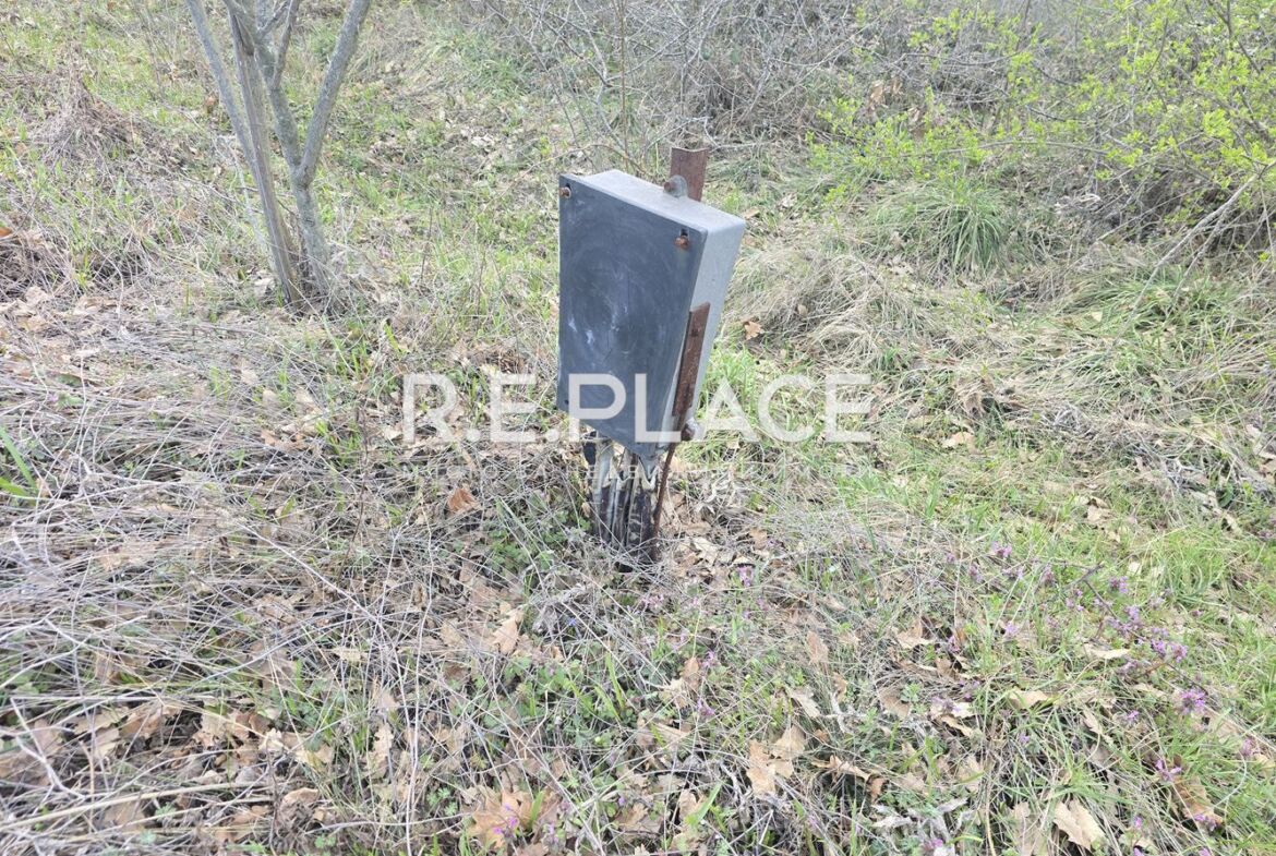 Панорамен парцел 989 кв.м в м-т Перчемлията, Варна – Идеален за проект с гледка