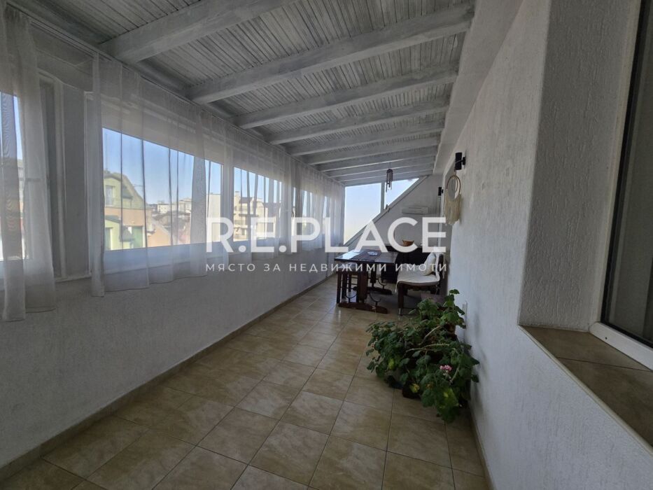 Тристаен апартамент за продажба до Колхозен пазар, Варна