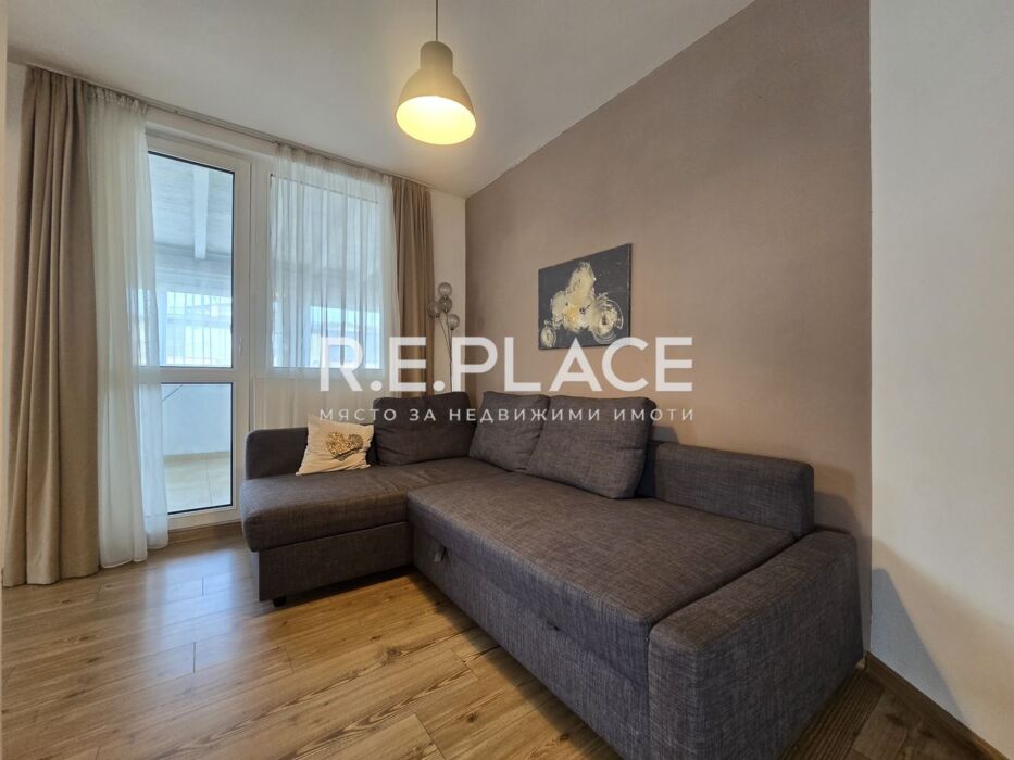 Тристаен апартамент за продажба до Колхозен пазар, Варна