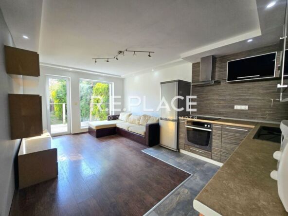 Самостоятелна къща с гараж и къща за гости – кв. Галата, Варна