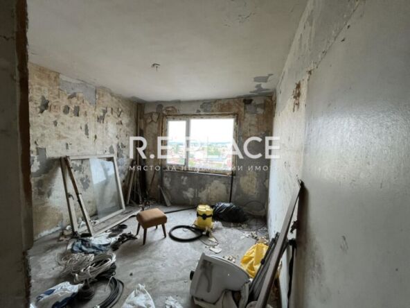 Тристаен апартамент под Автогара Варна