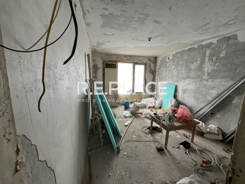 Тристаен апартамент под Автогара Варна