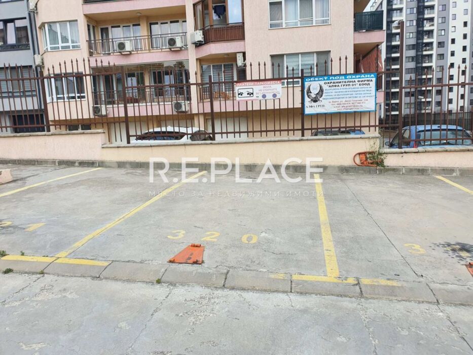 Отдаване под наем на Открито паркомясто пред комплекс "Оркид Хилс", район Възраждане - гр. Варна