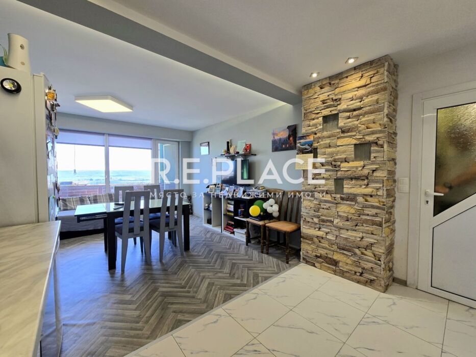 Тристаен апартамент с панорама към Варненското езеро! Гр. Варна