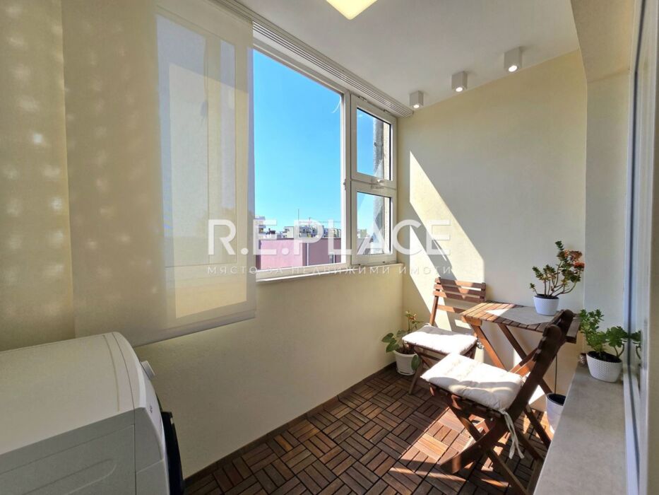 Ремонтиран апартамент с три стаи за продажба - гр. Варна