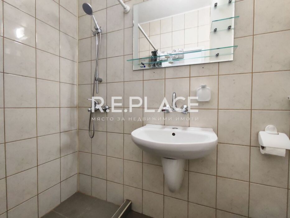 Дава под наем едностаен апартамент, Окръжна Болница, гр. Варна