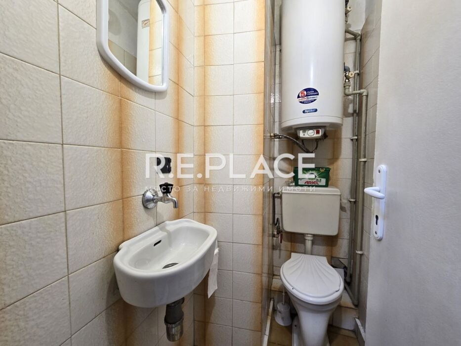 Продава четиристаен апартамент в гр. Варна, район Окръжна болница