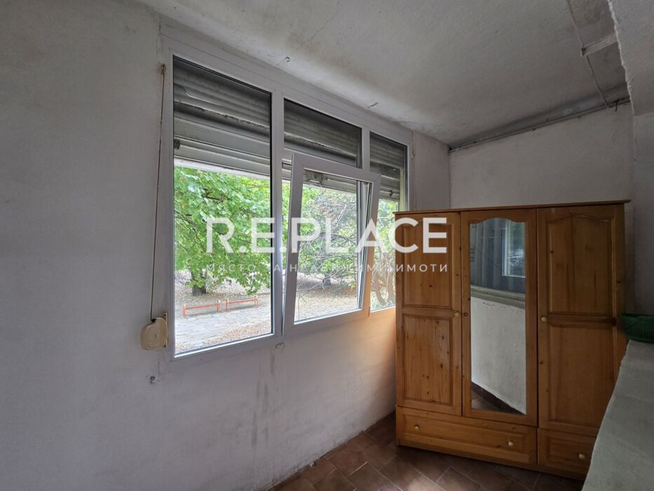 Продава четиристаен апартамент в гр. Варна, район Окръжна болница