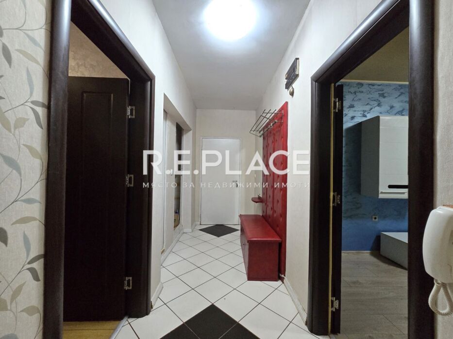 Продава четиристаен апартамент в гр. Варна, район Окръжна болница