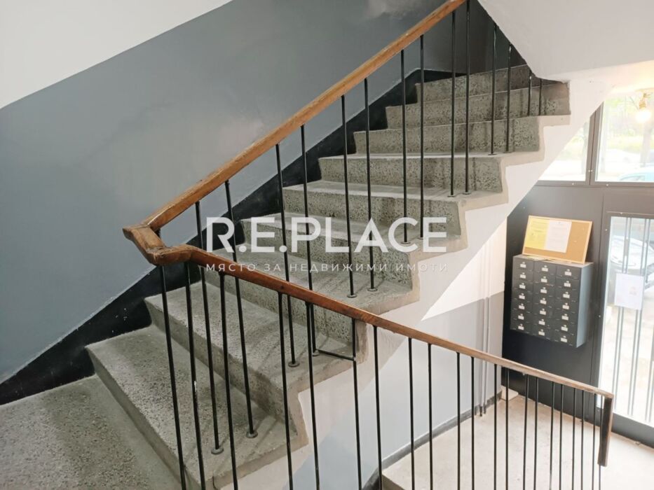 Продава 3-стаен тухлен апартамент в гр. Варна, кв.Чайка