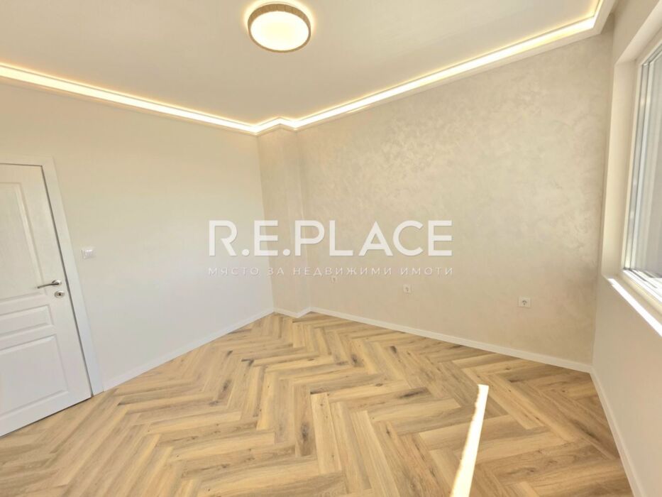 Продава тристаен апартамент, гр. Варна, Център