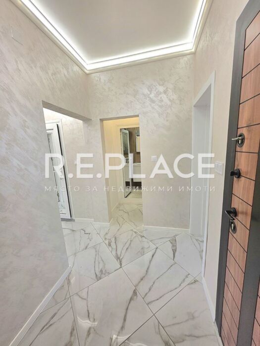 Продава тристаен апартамент, гр. Варна, Център