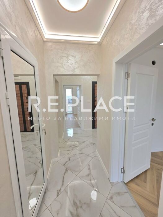 Продава тристаен апартамент, гр. Варна, Център