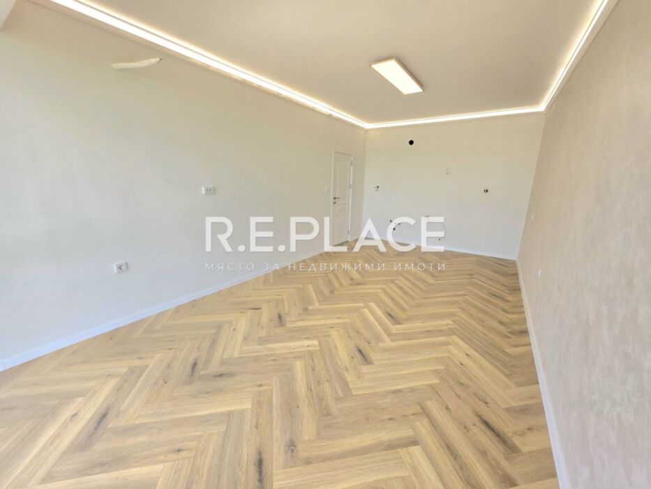 Продава тристаен апартамент, гр. Варна, Център