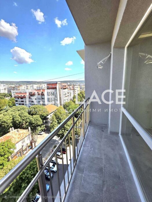 Продава тристаен апартамент, гр. Варна, Център