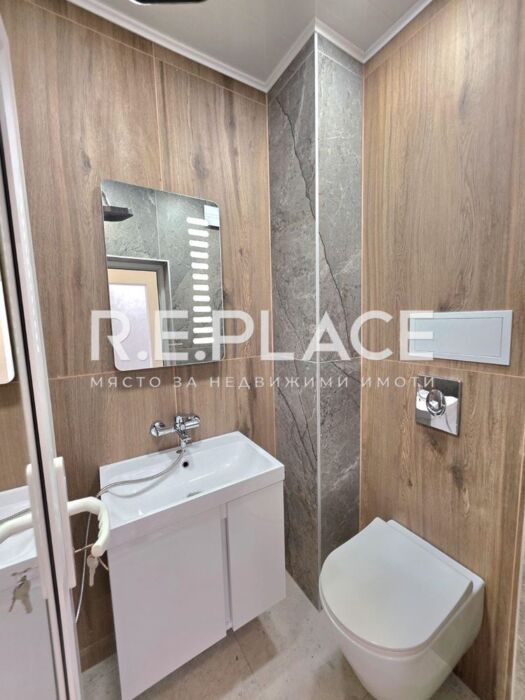 Продава тристаен апартамент, гр. Варна, Център