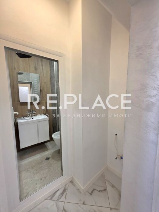 Продава тристаен апартамент, гр. Варна, Център