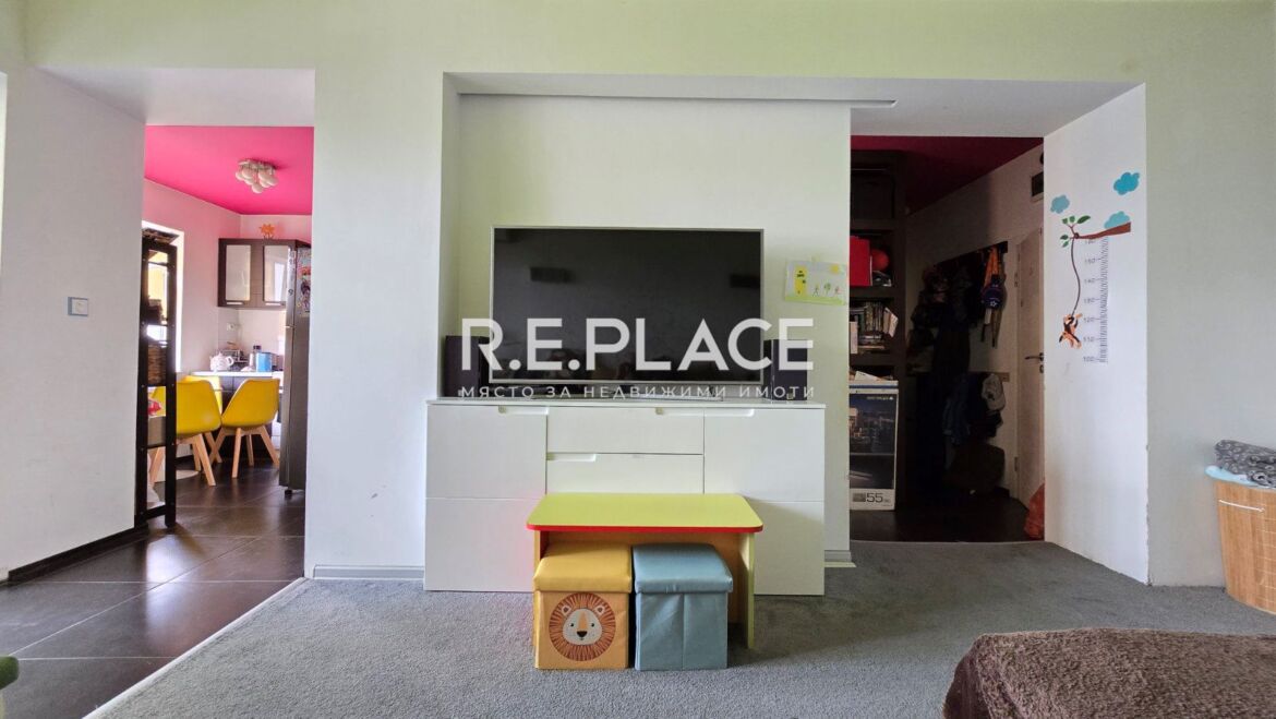 Тристаен апартамент, гр. Варна, кв. Младост 2, до Ледената пързалка