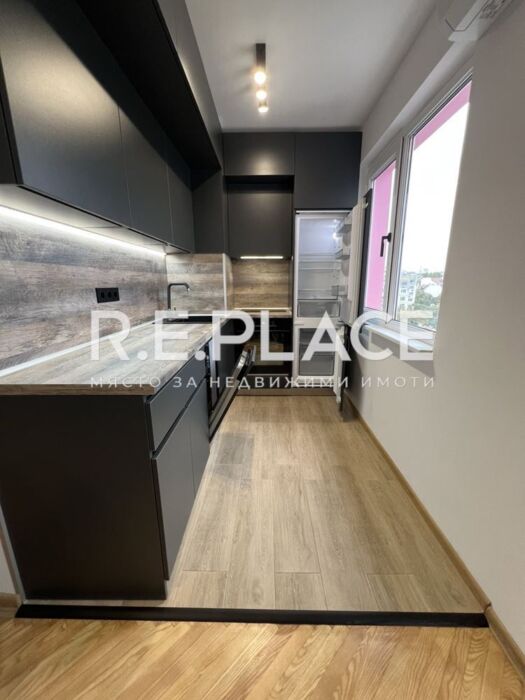 Продава четиристаен апартамент в гр. Варна, кв. Левски