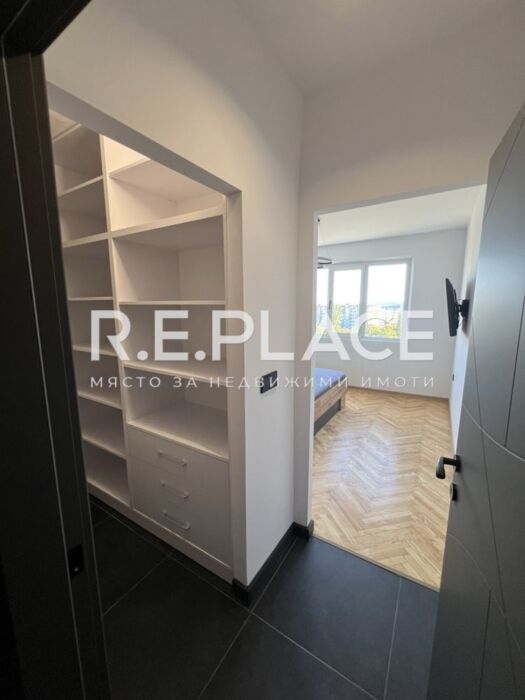 Продава четиристаен апартамент в гр. Варна, кв. Левски