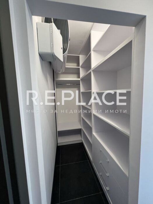 Продава четиристаен апартамент в гр. Варна, кв. Левски