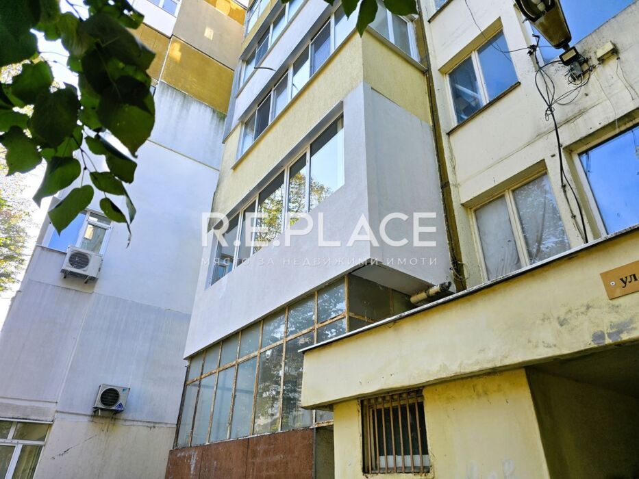 Продава апартамент с четири стаи в гр. Варна, район Електрон (Чаталджа)