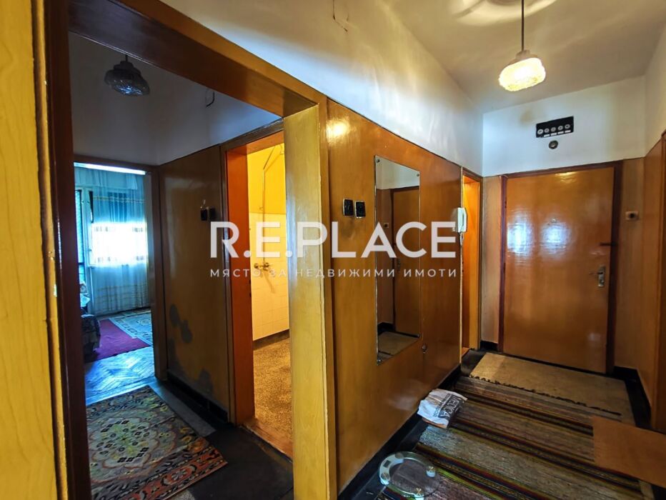 Продава тристаен апартамент в гр. Варна, квартал Чайка