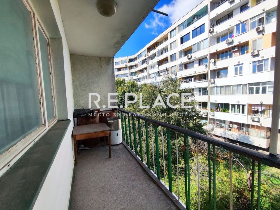 Продава тристаен апартамент в гр. Варна, квартал Чайка