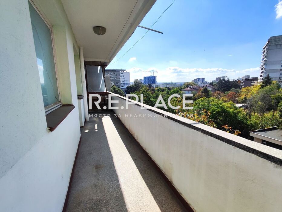 Продава тристаен апартамент в гр. Варна, квартал Чайка