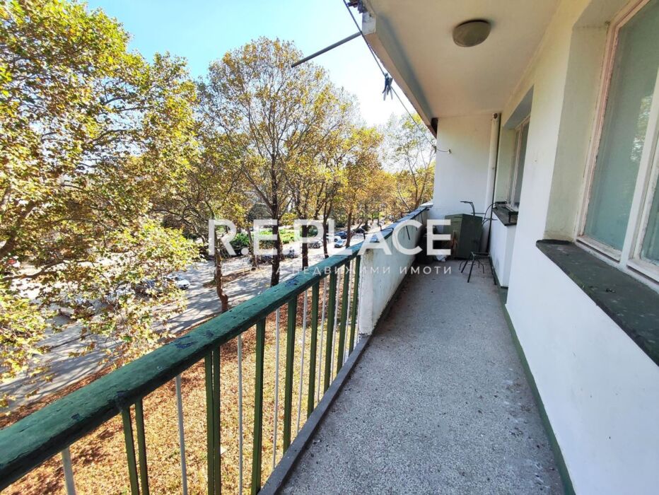 Продава тристаен апартамент в гр. Варна, квартал Чайка