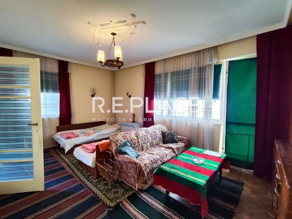 Продава тристаен апартамент в гр. Варна, квартал Чайка