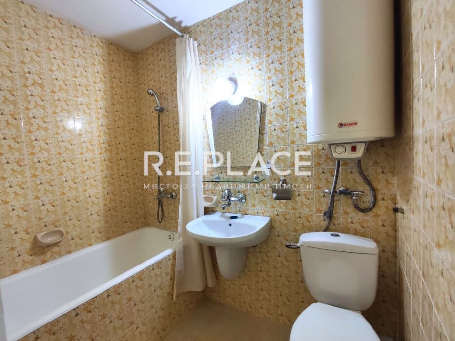 Продава двустаен апартамент в гр. Варна, район Лятно кино Тракия