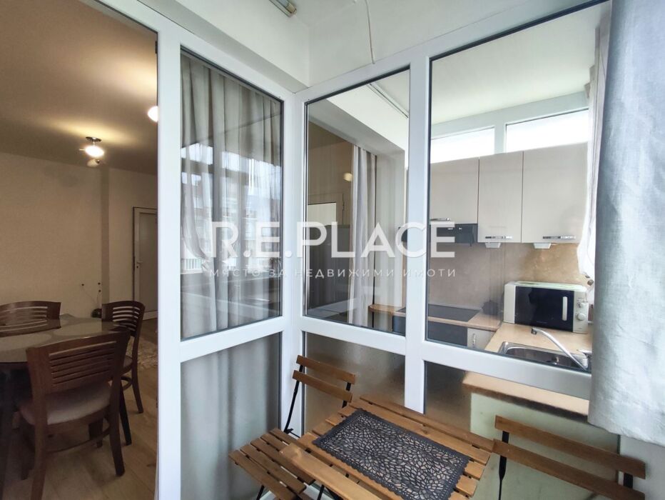 Продава двустаен апартамент в гр. Варна, район Лятно кино Тракия