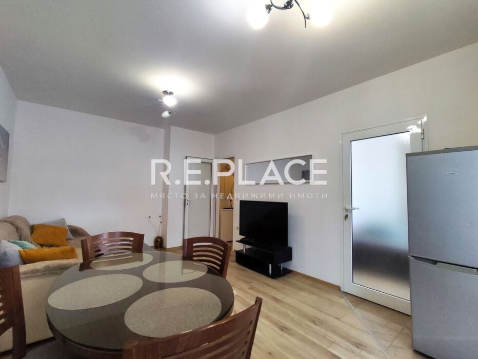 Продава двустаен апартамент в гр. Варна, район Лятно кино Тракия