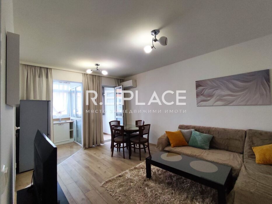 Продава двустаен апартамент в гр. Варна, район Лятно кино Тракия