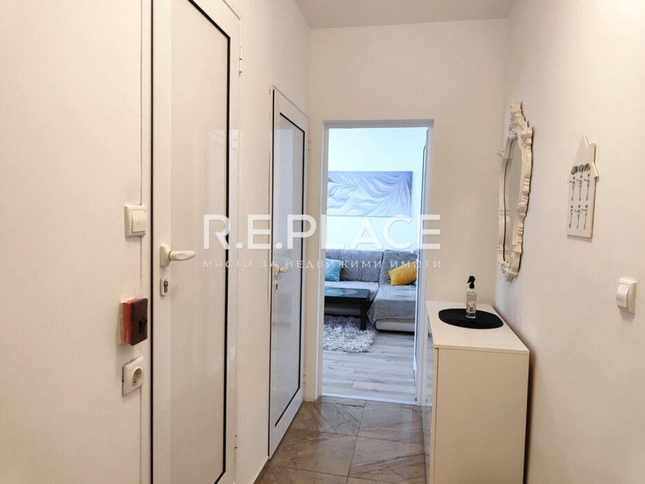 Продава двустаен апартамент в гр. Варна, район Лятно кино Тракия