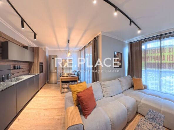 Предлага за продажба тристаен апартамент, гр. Варна, кв. Бриз