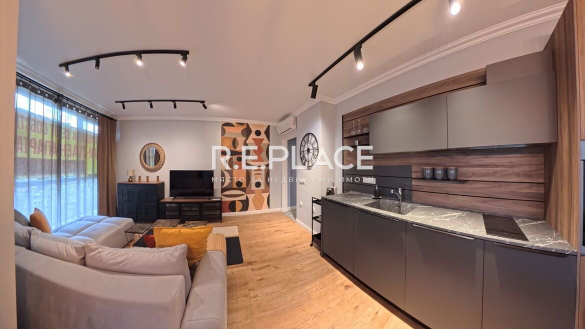 Предлага за продажба тристаен апартамент, гр. Варна, кв. Бриз