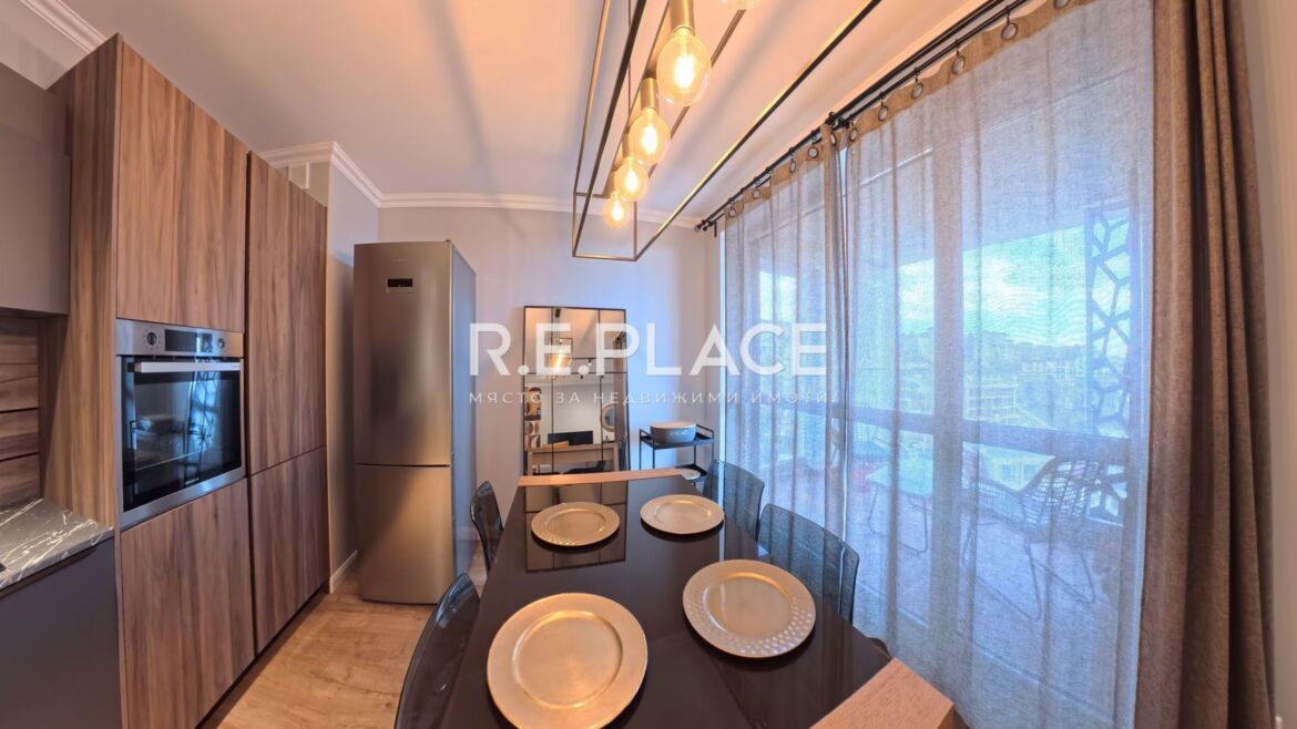 Предлага за продажба тристаен апартамент, гр. Варна, кв. Бриз