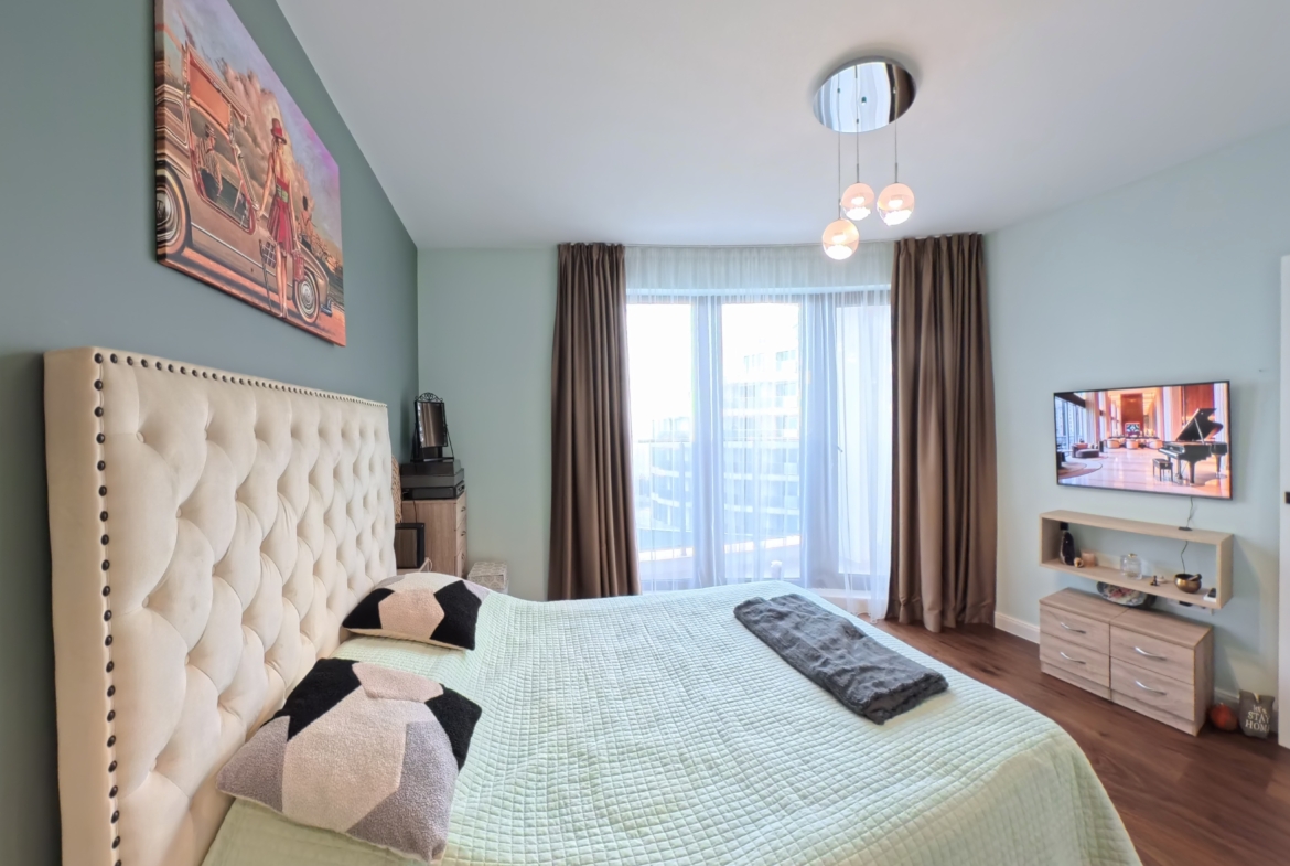 Родителска спалня със санитарно помещение